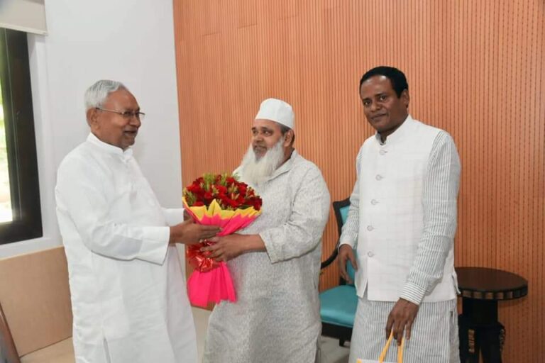Maulana Badruddin Ajmal meets Nitish Kumar, Tejashwi Yadav and Lalu Yadav in Patna